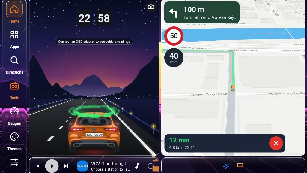 The 50 : 50 screen while driving: the virtual road with the car and clock on the left, the map navigating with a 50 limit sign and 40 km/h on the right