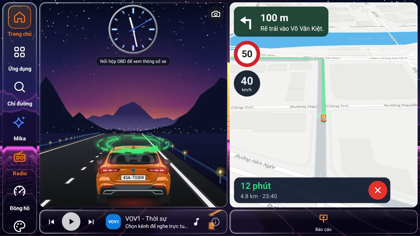 MapCar Launcher giao diện 50 : 50 trên head unit: Đường ảo với xe, đồng hồ bên trái, bản đồ với biển báo và tốc độ bên phải